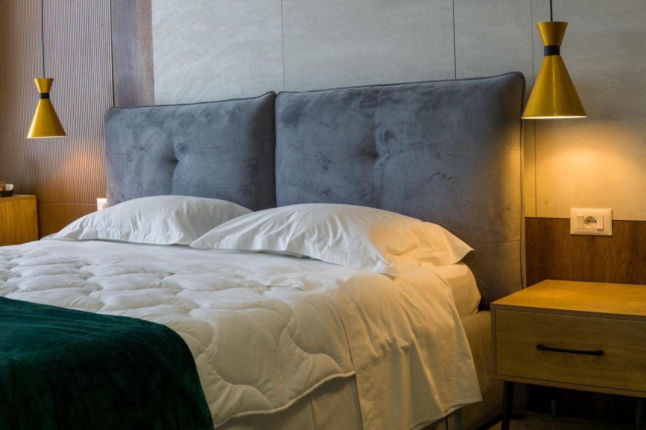 Hotel Morfeus Дуррес Екстер'єр фото